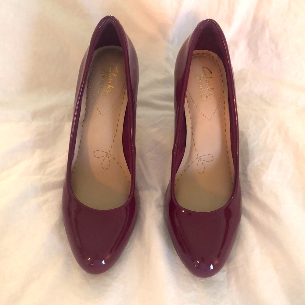 Clarks Carlita Cove Plum Patent Pump Heels 7 1/2 M